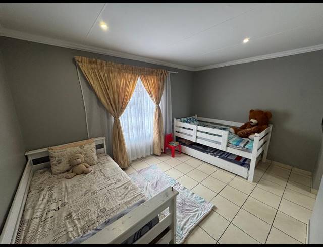 4 BEDROOM FREEHOLD FOR SALE IN SUNAIR PARK